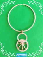 Collar tipo gargantilla crochet y madera